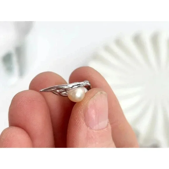 Silver Tone Double Faux Round Pearl Heart Shaped Modernist Vintage Pendant - Picture 7 of 9